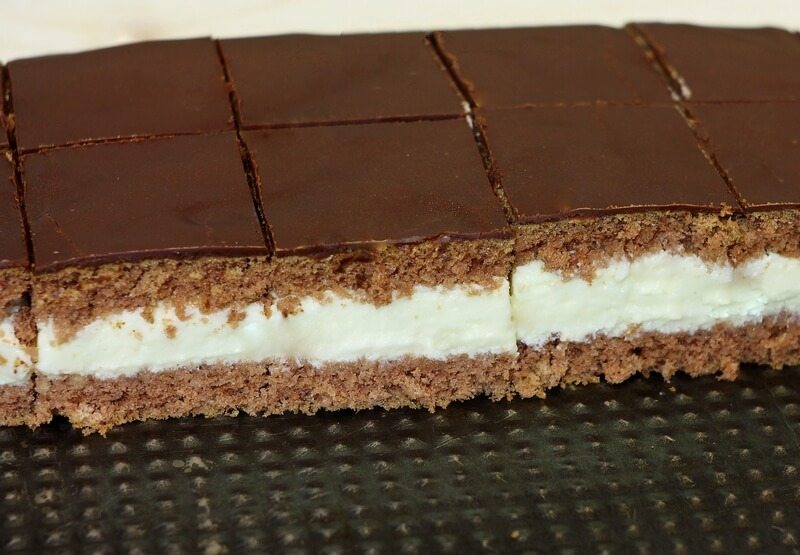 Krem kolač sa belom čokoladom