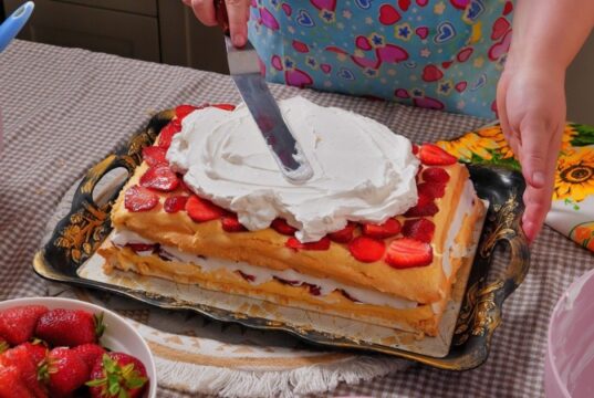 Brzi Kolači Ledeni vetar sa jagodama